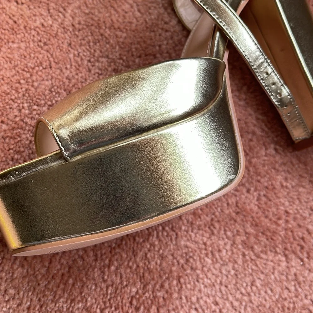 Lulus gold dressy /wedding shoes almost new - Picture 8 of 17